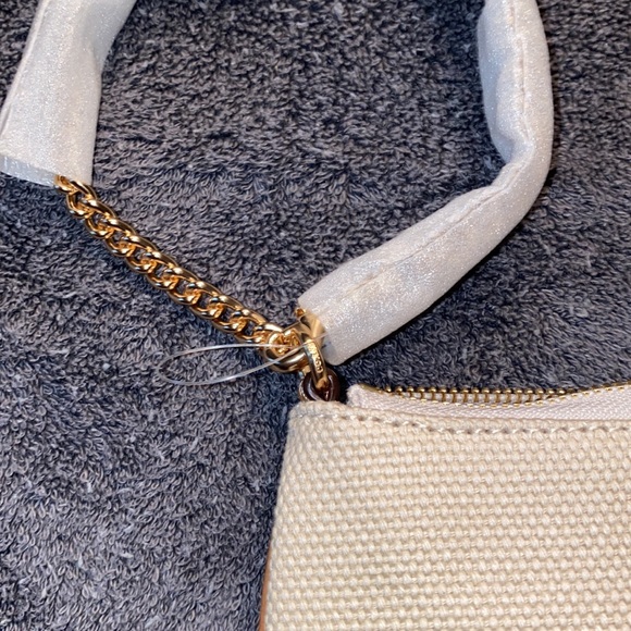 New Large Coach Wristlet 19 With Dreamy Veggie & Horse & Carriage - Picture 8 of 9